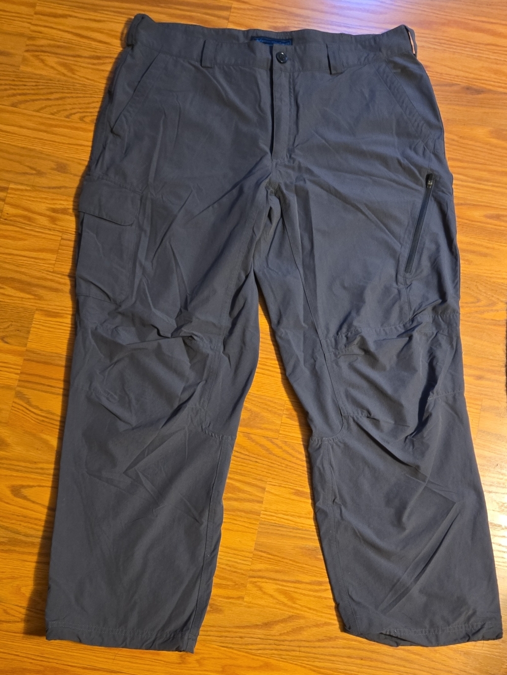 Eastern Mountain Sports Men's Cargo Pants in Dark Gray